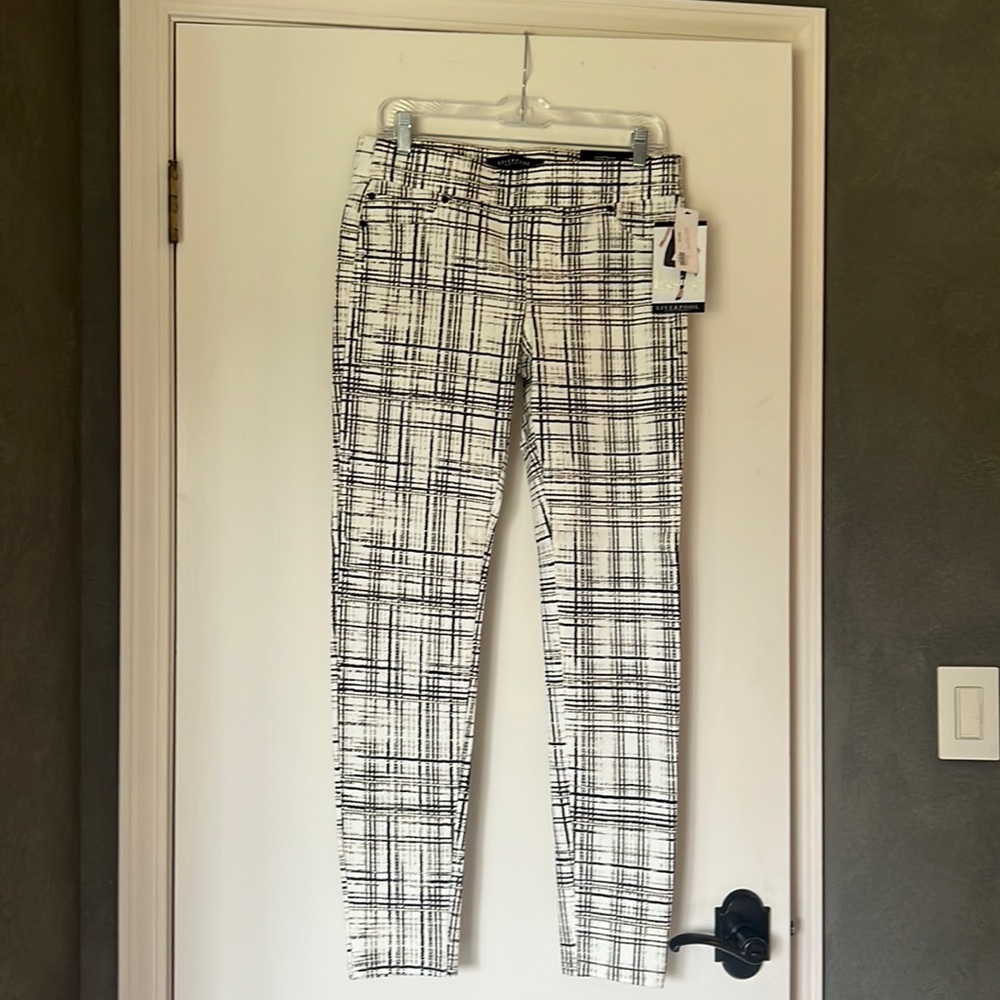 Liverpool Pull-on Leggings 